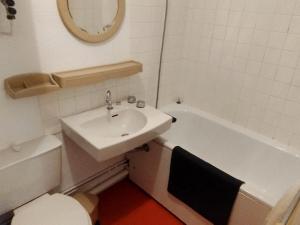 Appartement Confortable au Pied des Pistes - 2 Pièces avec Balcon, 9ème étage - FR-1-771-23