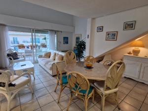 Appartement 3 pièces climatisé avec terrasse et parking, centre-ville Sainte-Maxime - FR-1-780-17