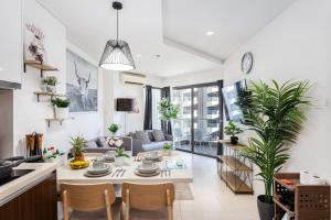 Dominiks spacious classic family VIP 1 Bedroom Tambuli Balcony Pool Beach