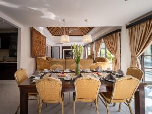 Villa Cometa Luxury Seminyak by Adam Jyota Management