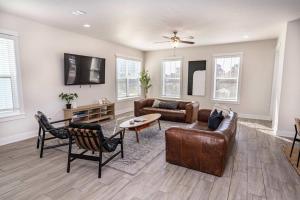 Beach Retreat Complex w Pool - Sleeps 25