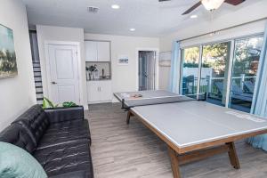 Beach Retreat Complex w Pool - Sleeps 25