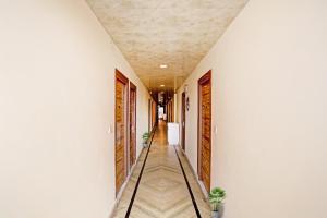 Hotel O Raas Near Hira Sweet