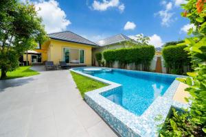 Mediteranean style 3 BR Pool Villa Platinum with garden