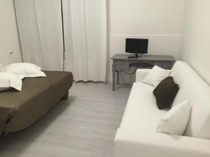 Sunday Apartments