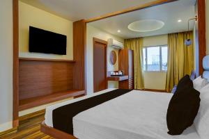 Super Townhouse Zero Mile Gandhi Setu Formerly Classic Court