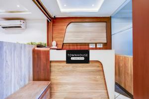 Super Townhouse Zero Mile Gandhi Setu Formerly Classic Court