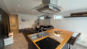 Appartement 5 personne avec accès piscine jacuzzi disponibilité saisonnière