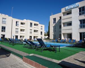 Daphne Hotel Apartments