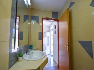 Apartments Jaklin - Studio Apartment with Balcony and Sea View