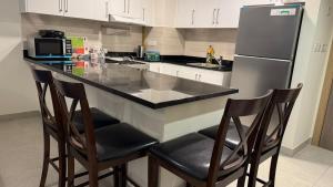 Sea-View 1BR in Saadiyat - Pool - GYM - Free Parking