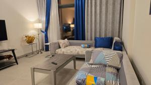 Sea-View 1BR in Saadiyat - Pool - GYM - Free Parking