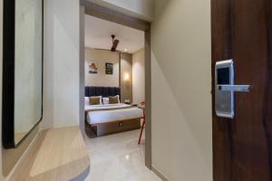 Hotel Metroplex Near BKC