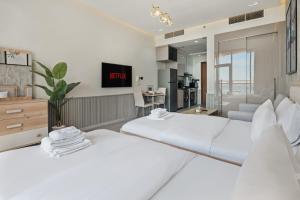 Luxury Silicon Oasis Studio Near Mall & Airport