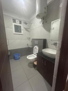 Sukoon Retreat modern 1bhk private Apartment Mountain View free parking