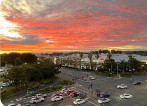 Mains Rd only share bathroom with one room M3