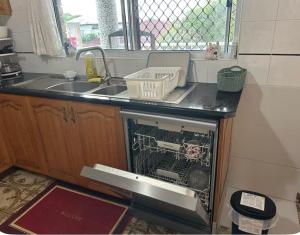 Mains Rd only share bathroom with one room M3