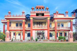 FabHotel Pink Haveli