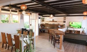 Balai Isla Entire Hilltop Home