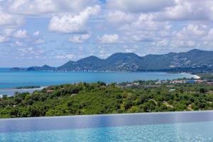 Stunning Seaview Near the Beach