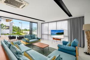 Exquisite 4-Bedroom Villa with Private Pool - The Bay C2