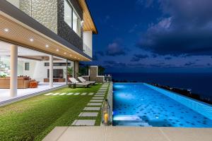 Stunning Seaview Near the Beach