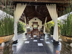 Balinese Dream Villa - Art, Space & Serenity-Sanur