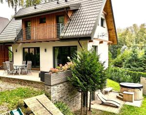 Mazursko - komfortowe domy 8 osobowe nad jeziorem, balia lub sauna