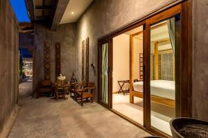 Private Beach Villa With Sunset Views-On The Sand