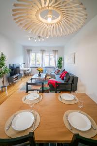 Large Central 2BR - Scandinavian Design - Balcony