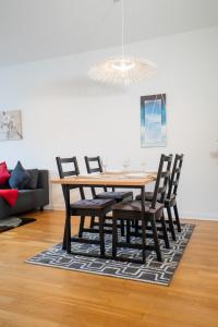 Large Central 2BR - Scandinavian Design - Balcony