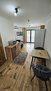 Hron River View Apartment 24h Self check -in Free Parking