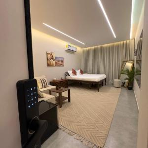 Modern Arabian charm Studio - Self check in- استديو غرفة بجلسة جانبية بطابع سعودي- تسجيل دخول ذاتي