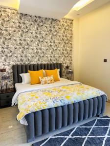 Luxury Stay with Mussoorie Views & Cozy Vibes