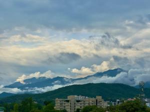 Luxury Stay with Mussoorie Views & Cozy Vibes