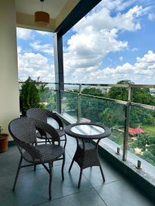Luxury Stay with Mussoorie Views & Cozy Vibes