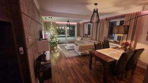 APARTAMENT POD ŚLIWKAMI