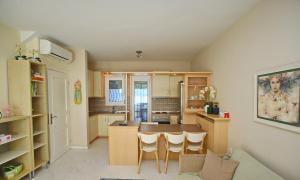 Summer House Nea Peramos