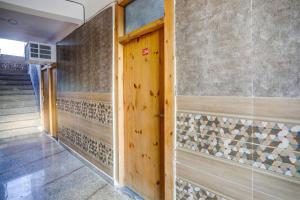 Collection O Aditya Inn Sector 66 Noida