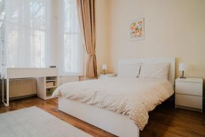 Cozy Balcony Apartment in Paddington