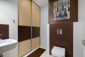 Golden Villas - Cozy Family Villa with Garden & Sauna, Konstancin