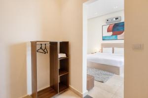 Golden 4BR Pool Villa by Travelholic