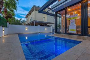 Casa Rosa Luxury Villa w heated Pool