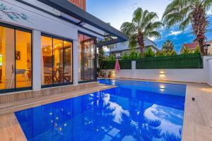 Casa Rosa Luxury Villa w heated Pool