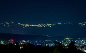 Luxury Stay with Mussoorie Views & Cozy Vibes