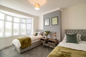 NEW - Kingley Court By Greenstay Serviced Accommodation - A Newly Refurbished 2 Bed Flat In Gateshead - Ideal For Contractors - Business Travellers & Relocations - 10 Mins From Newcastle City Centre - Free Parking - Fast Wi-Fi