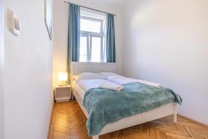 Comfortable & Amazing 2BR Apt with Local Flair