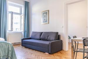 Comfortable & Amazing 2BR Apt with Local Flair