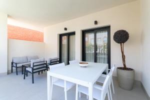 Private Jacuzzi, 3 Pools, Grill, Parking, AC