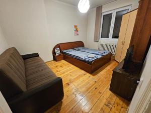 Super Central 2BR FREE Parking